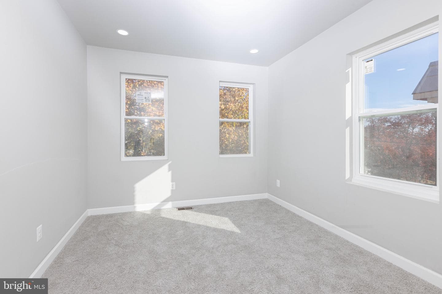 24 S Tremont Road photo 20