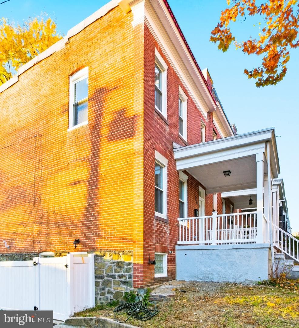 24 S Tremont Road photo 3