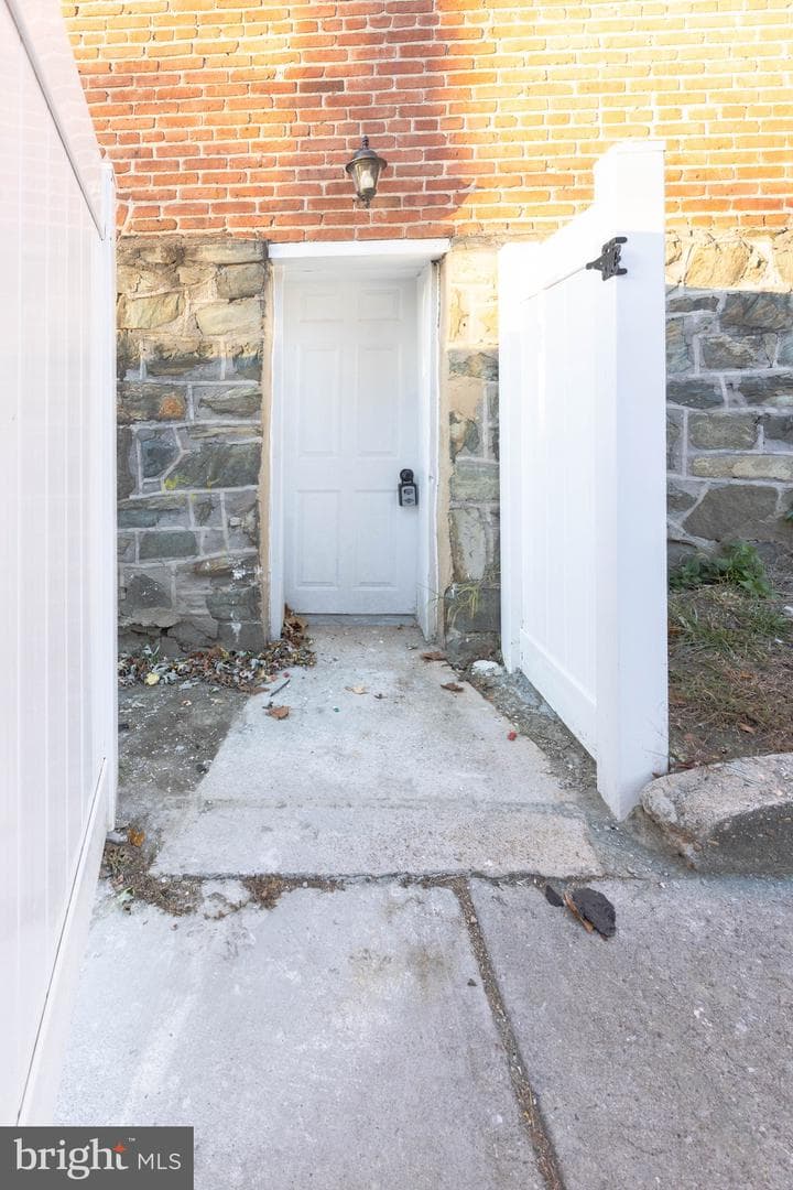 24 S Tremont Road photo 35