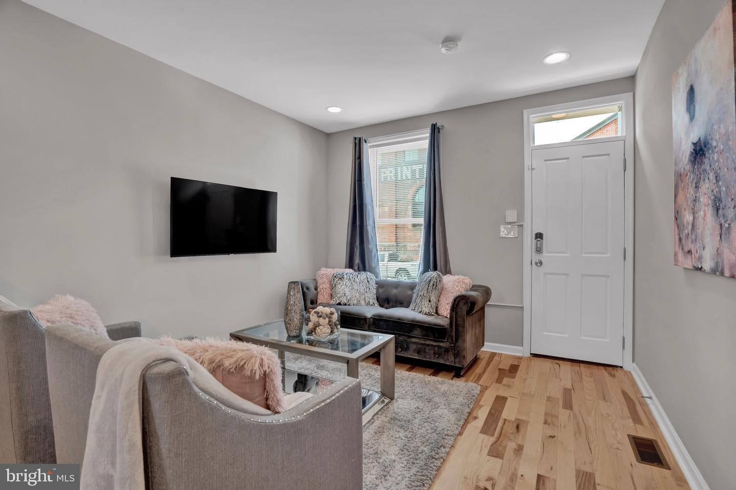 2111 E Chase Street photo 3