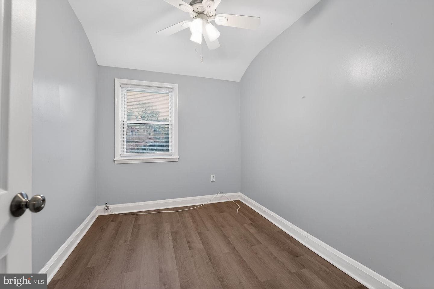 1371 E Northern Parkway photo 16