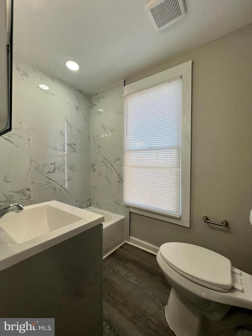 420 S Smallwood Street photo 17