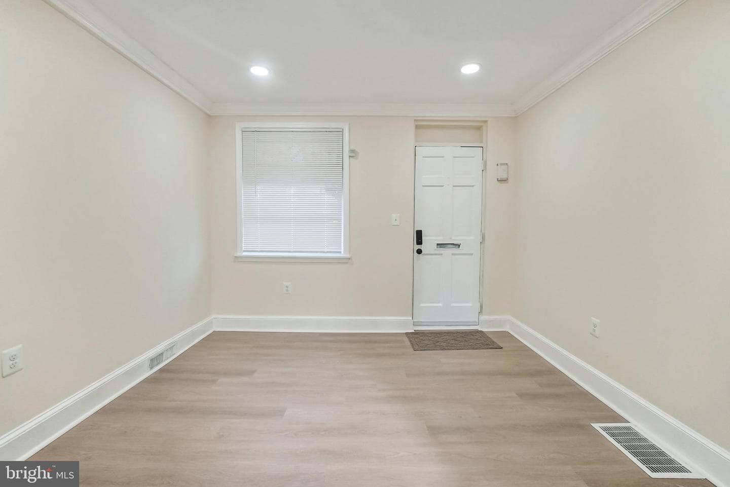 2725 Hudson Street photo 23