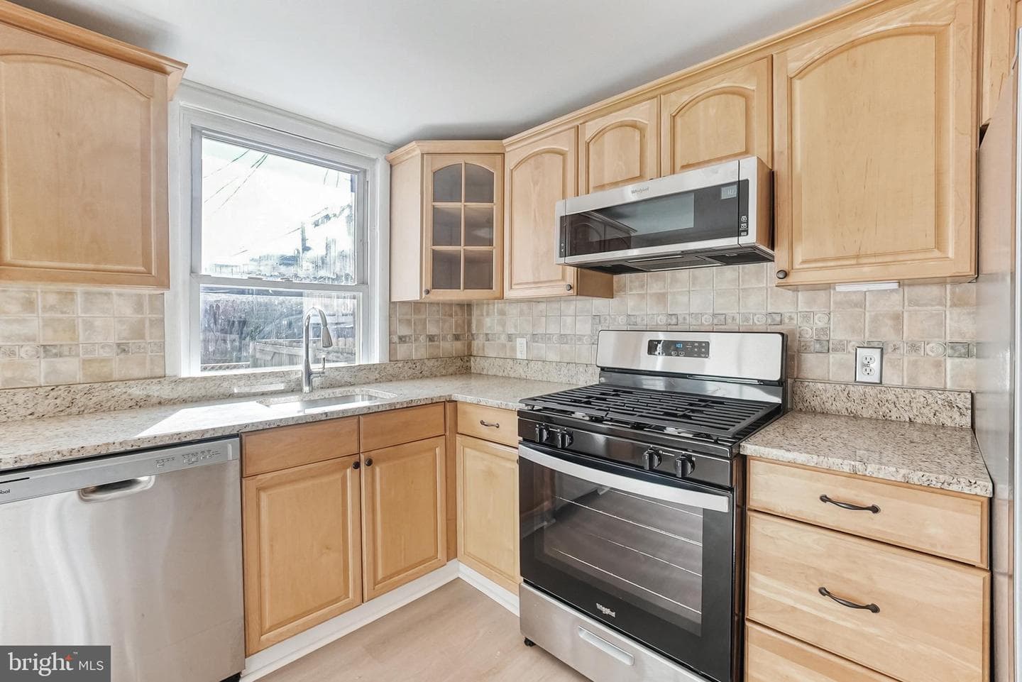 2725 Hudson Street photo 26