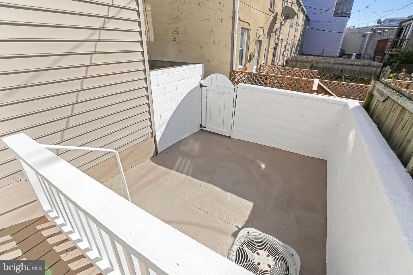 2725 Hudson Street photo 62