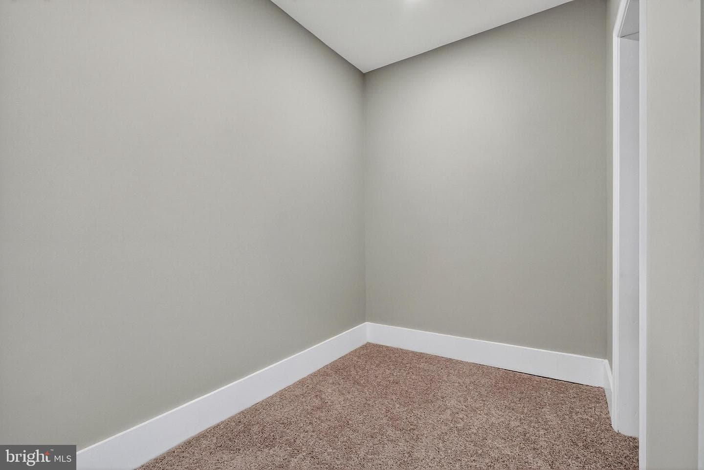 609 N Woodington Road photo 34