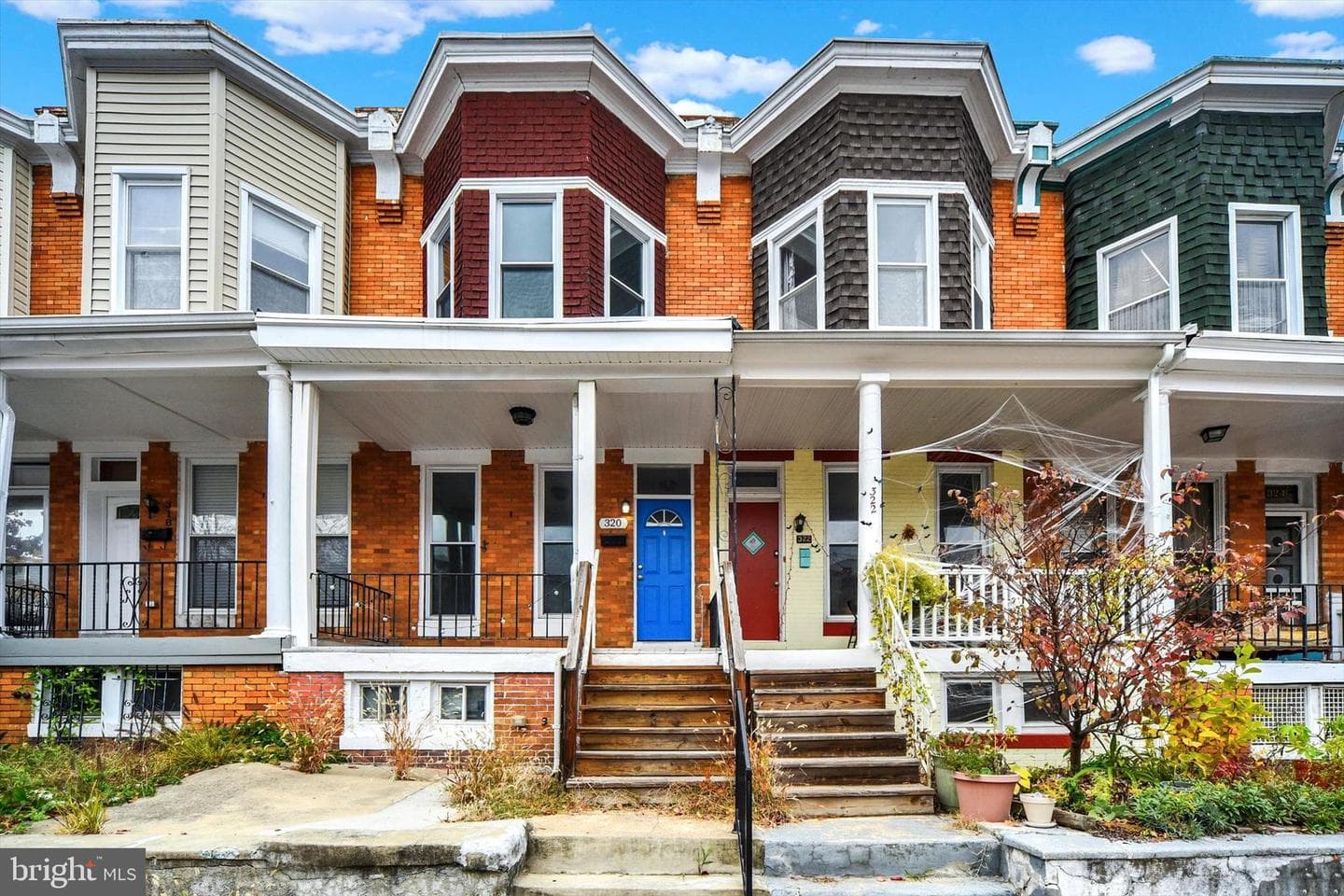 320 Ilchester Avenue photo 1