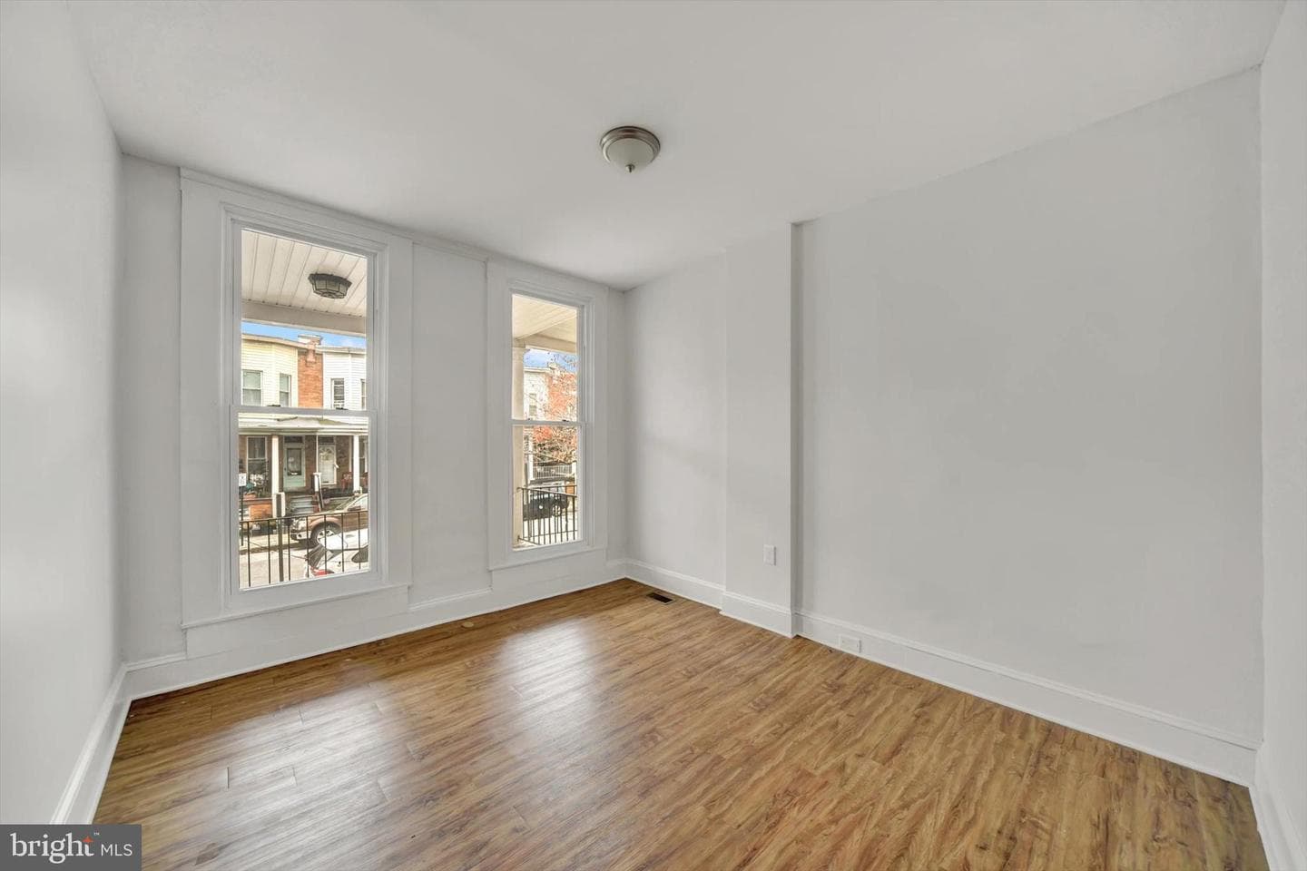 320 Ilchester Avenue photo 8