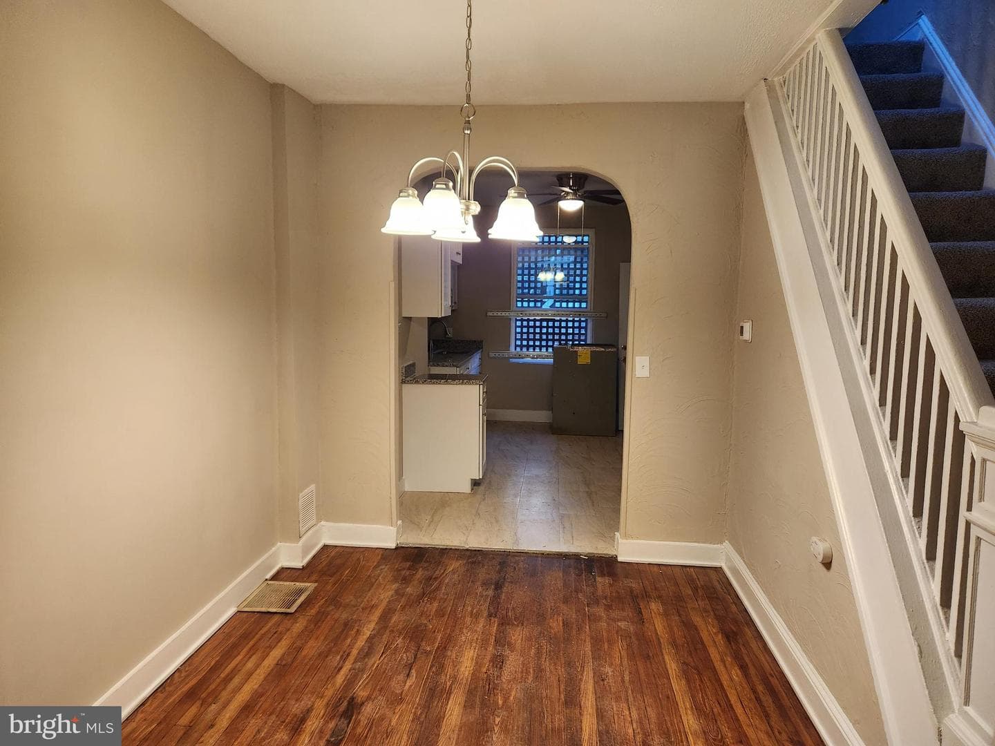 516 N Robinson Street photo 6