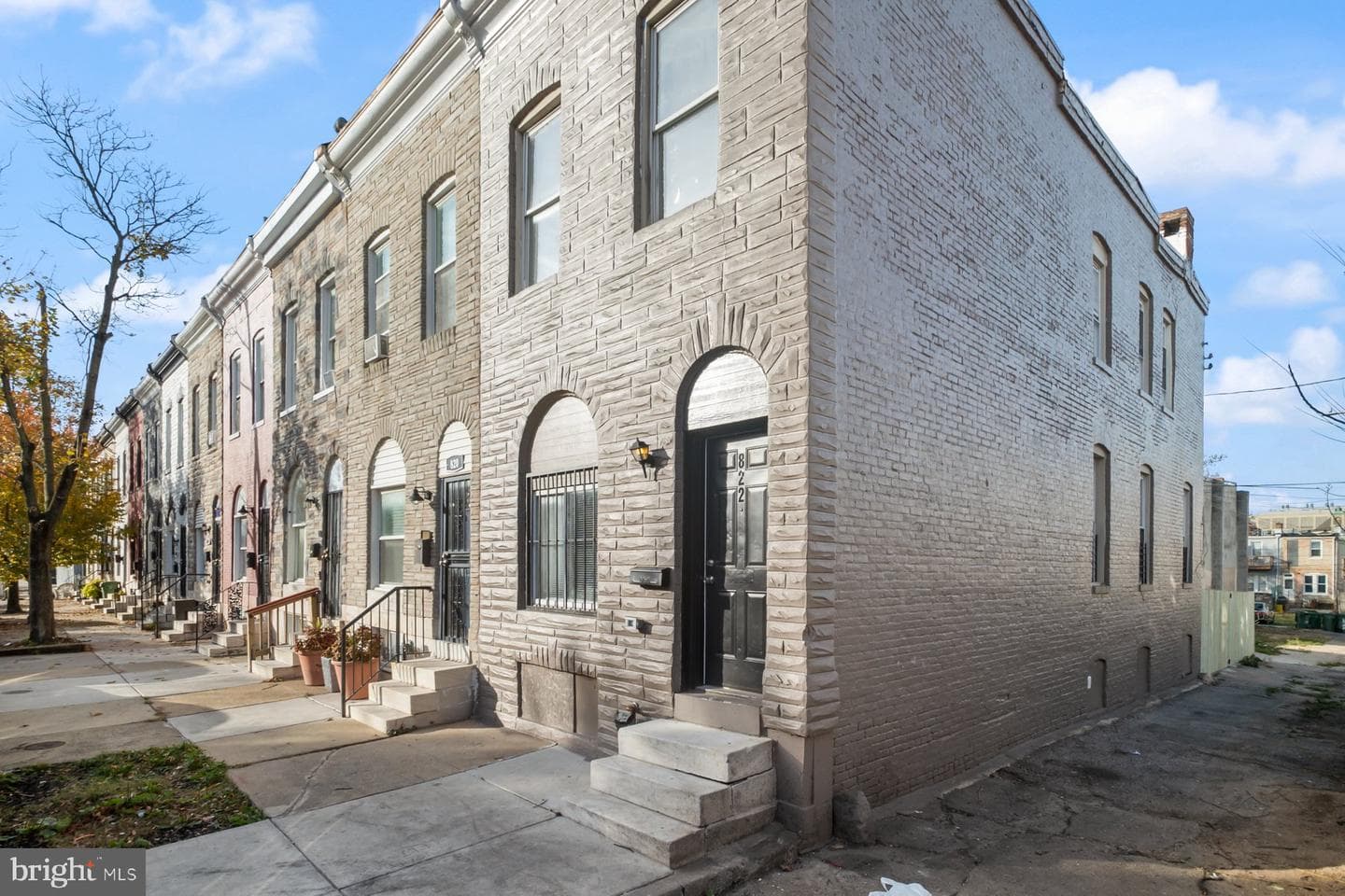 822 N Montford Avenue