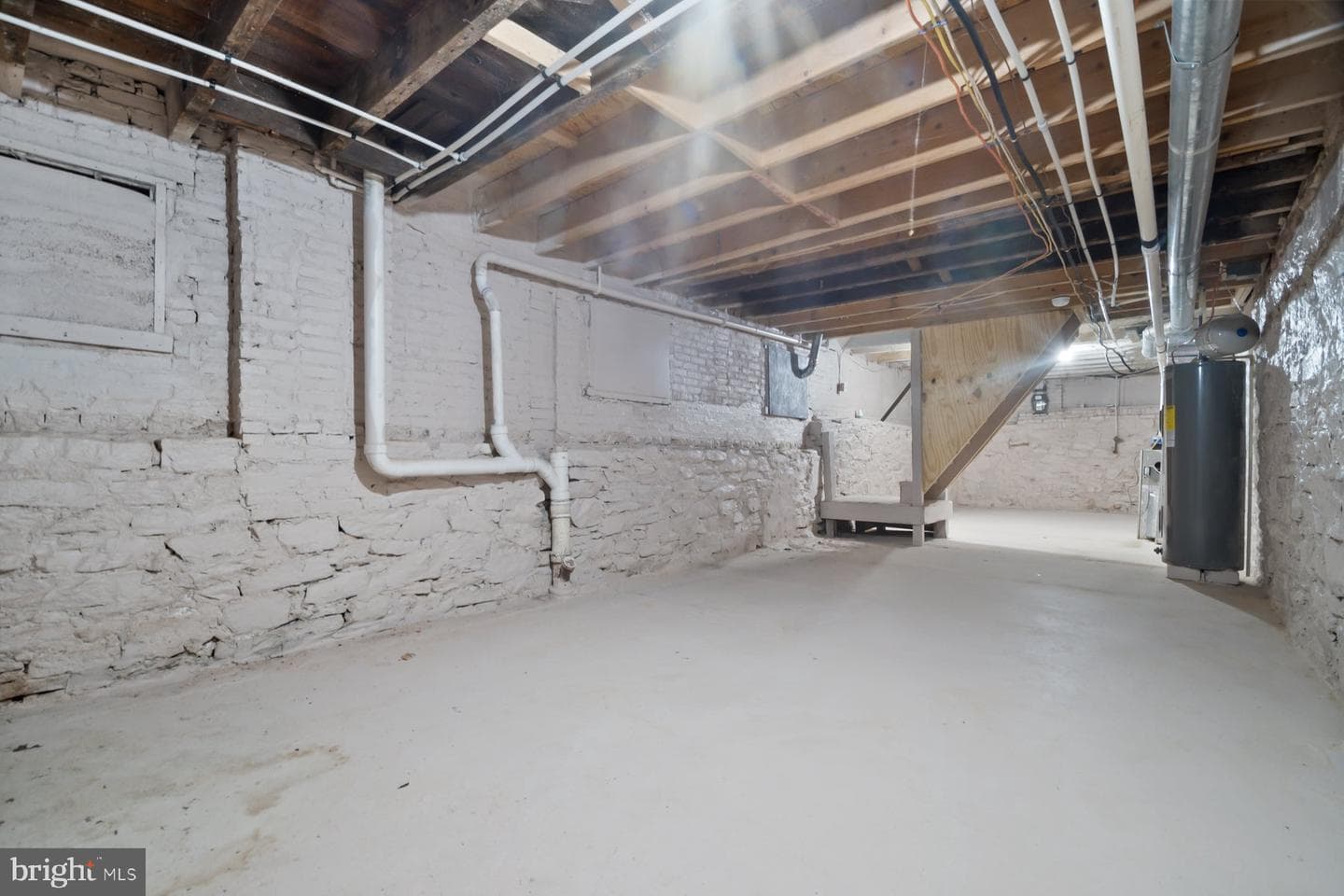 822 N Montford Avenue photo 13