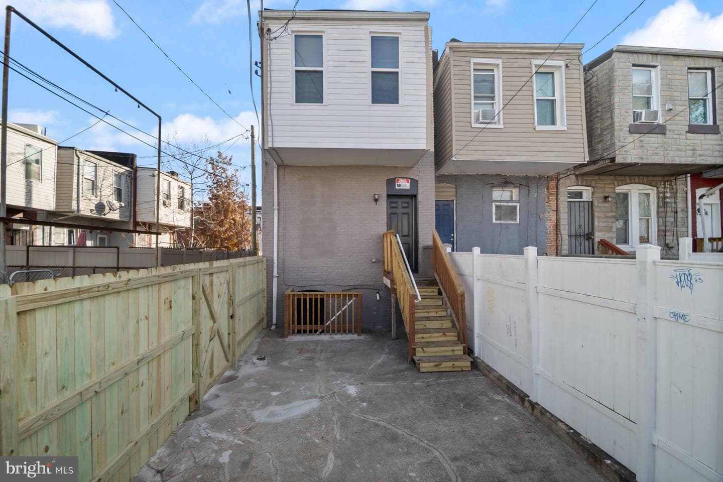 822 N Montford Avenue photo 15
