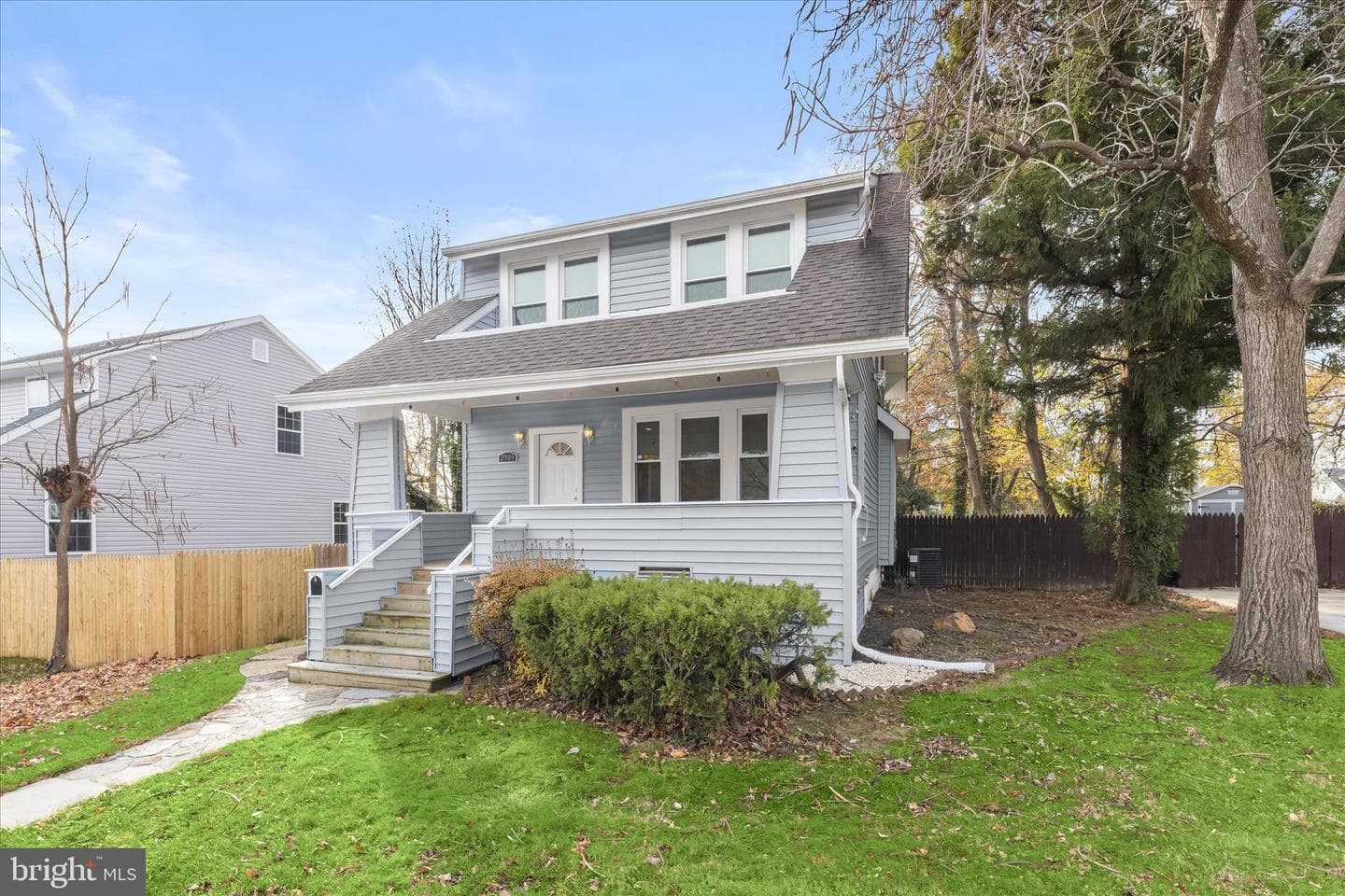 2909 Inglewood Avenue photo 2