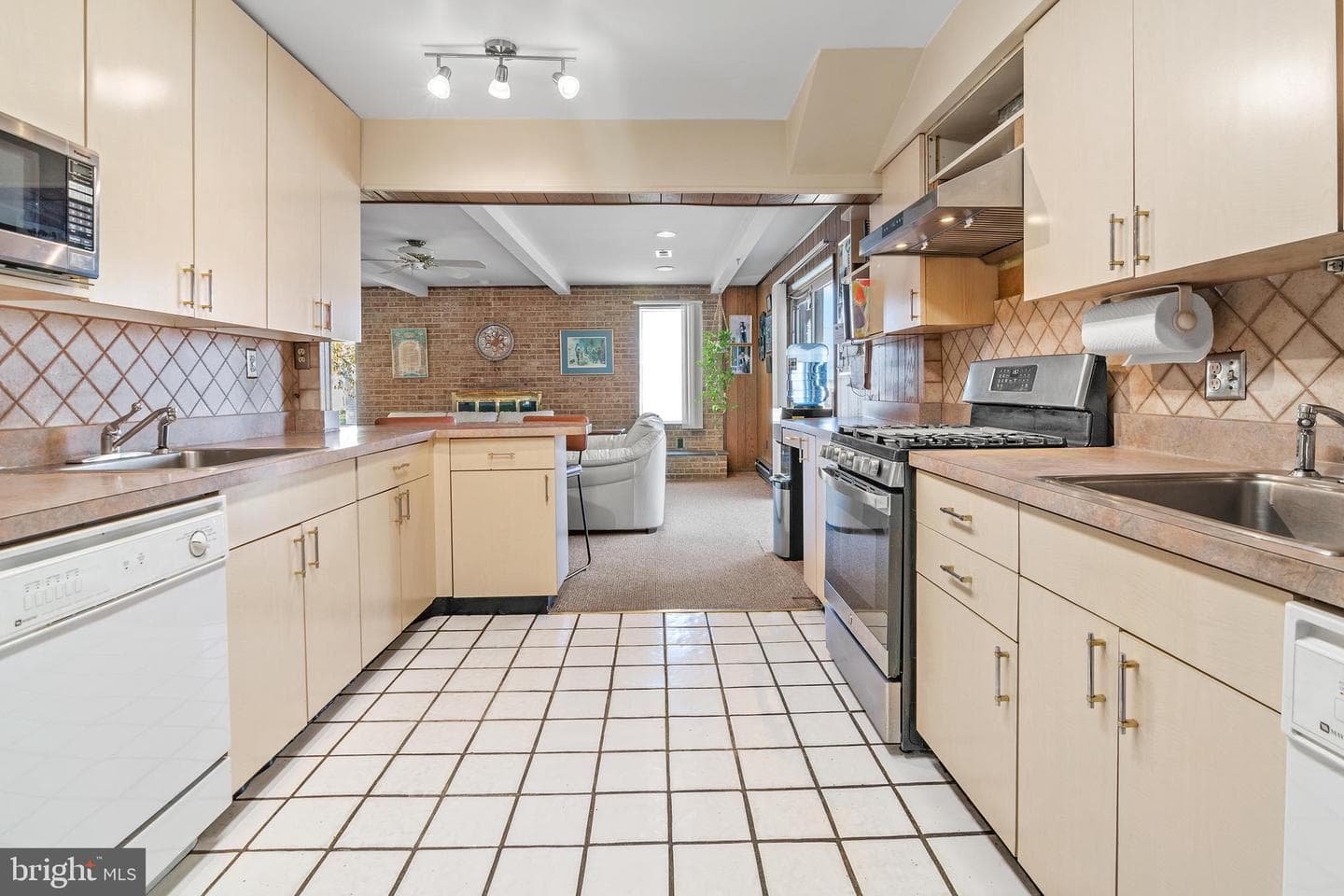 6311 Ivymount Road photo 7