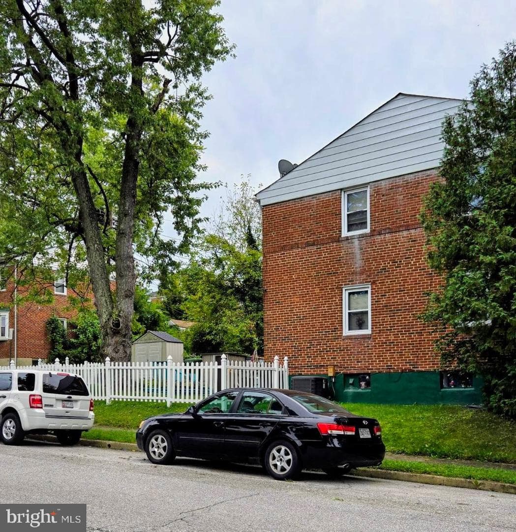 6331 Pioneer Drive photo 4