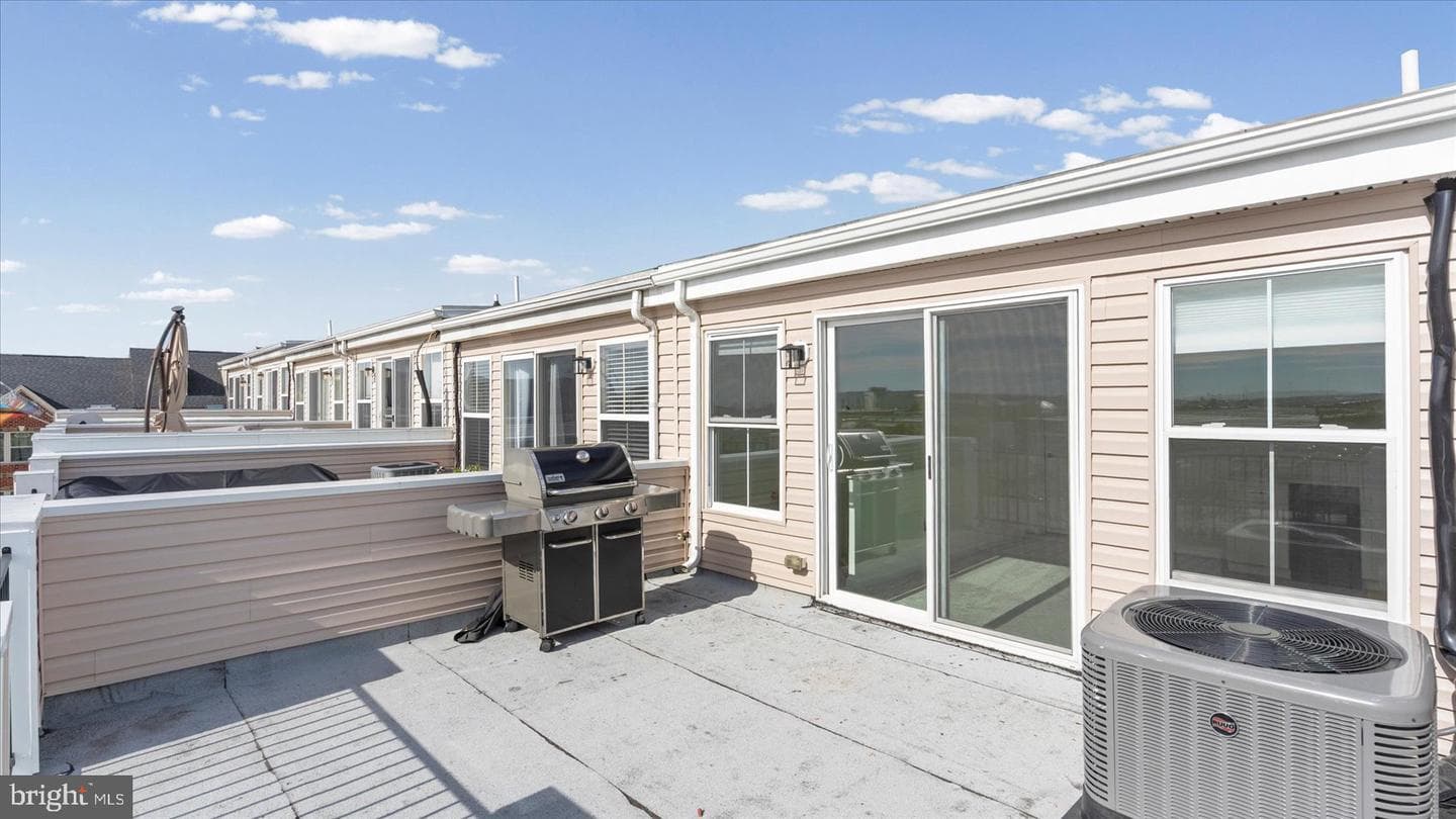 4611 Dillon Street photo 29