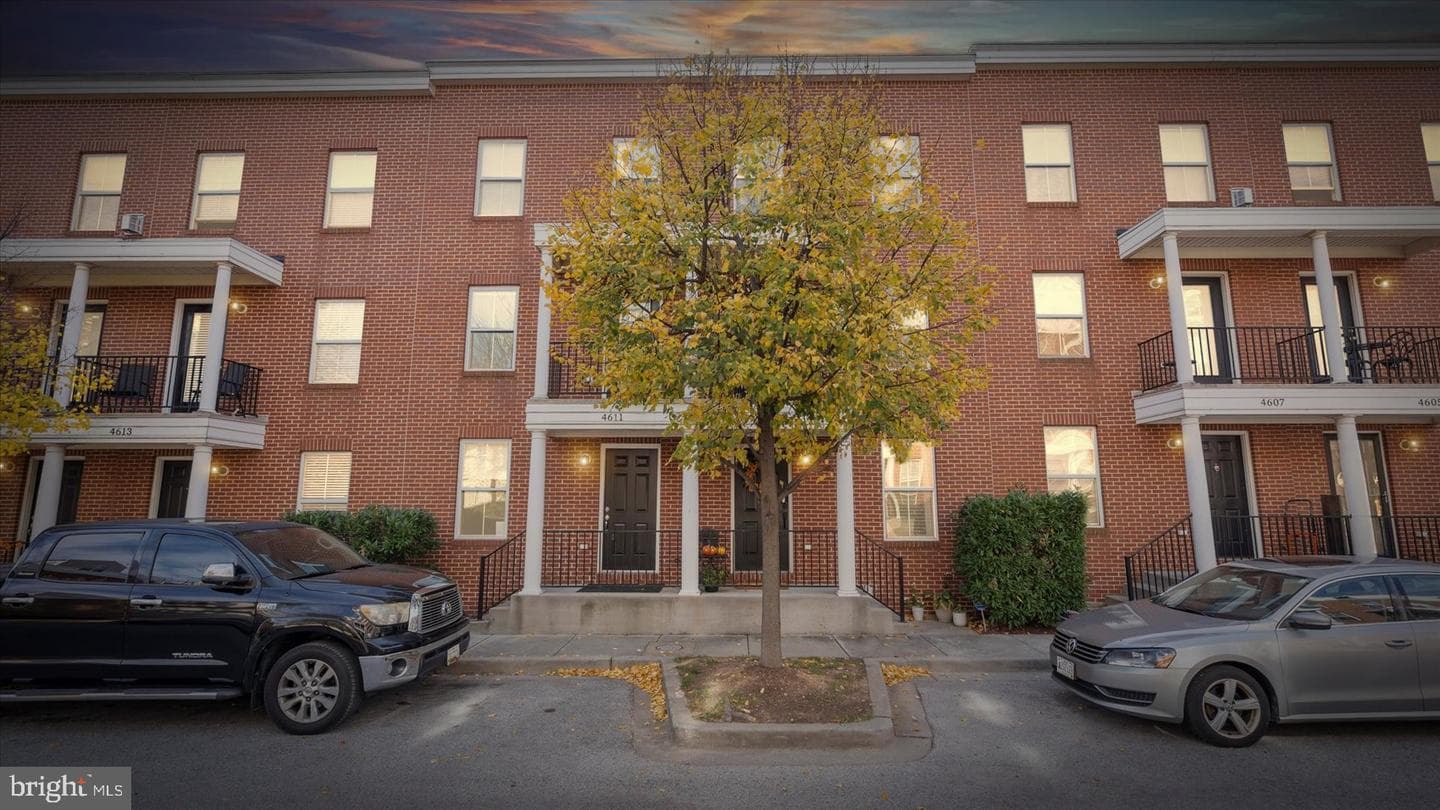 4611 Dillon Street photo 3
