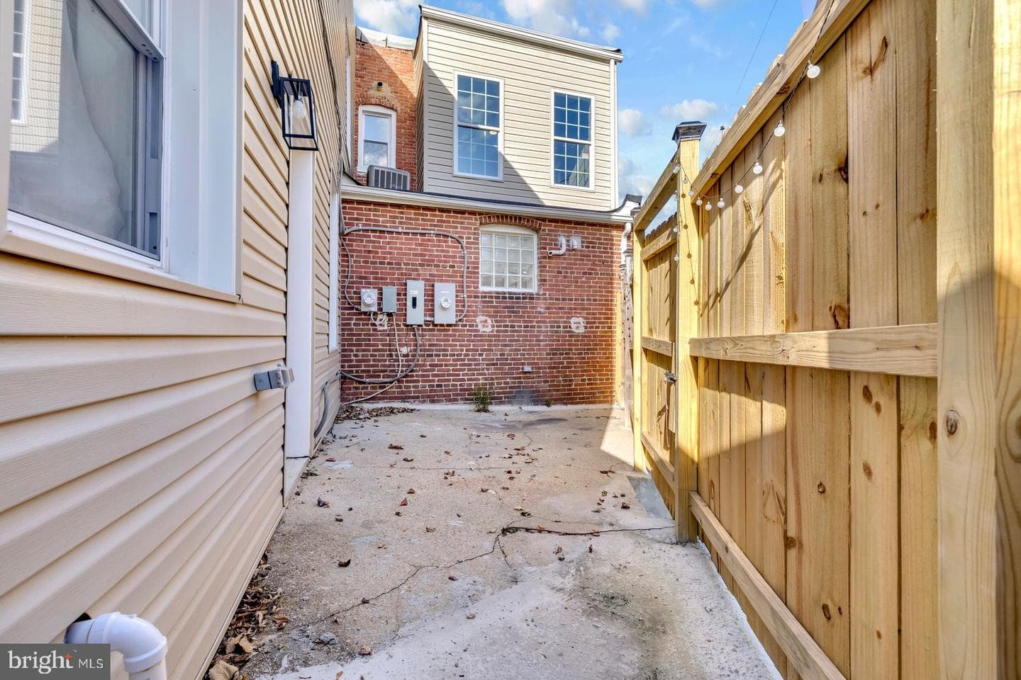 2045 E 31st Street photo 9