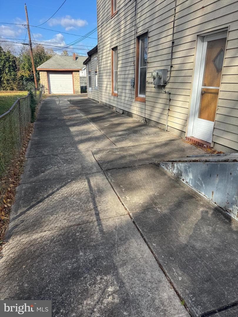 6720 Roberts Avenue photo 20