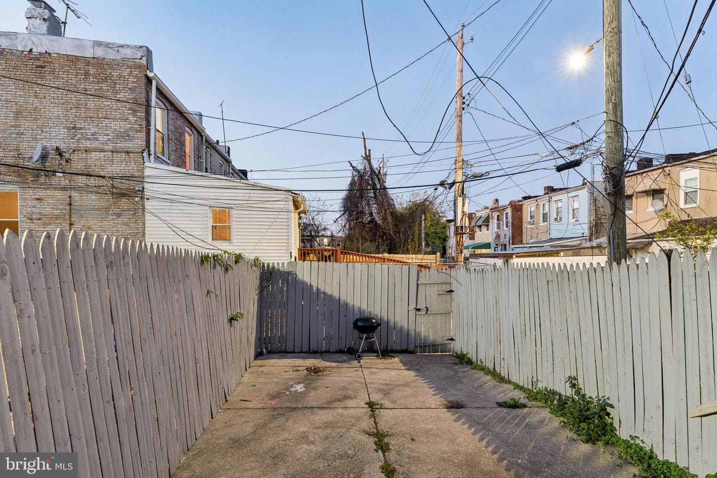 1828 Walbrook Avenue photo 14