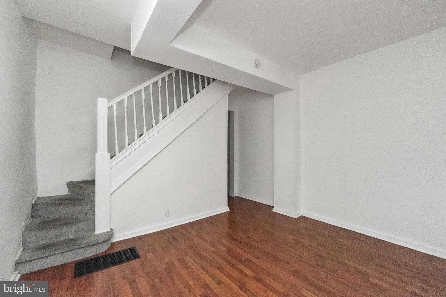 1828 Walbrook Avenue photo 5