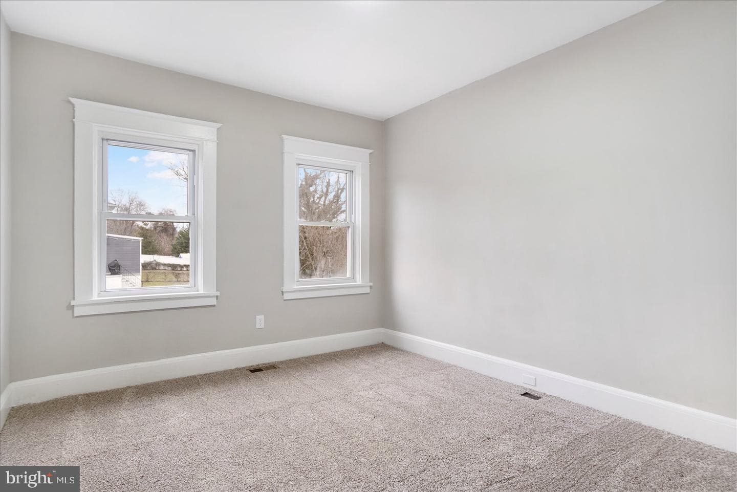 2307 N Ellamont Street photo 36