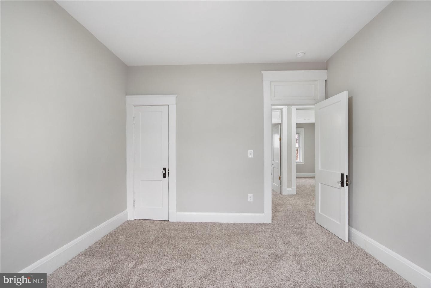 2307 N Ellamont Street photo 38