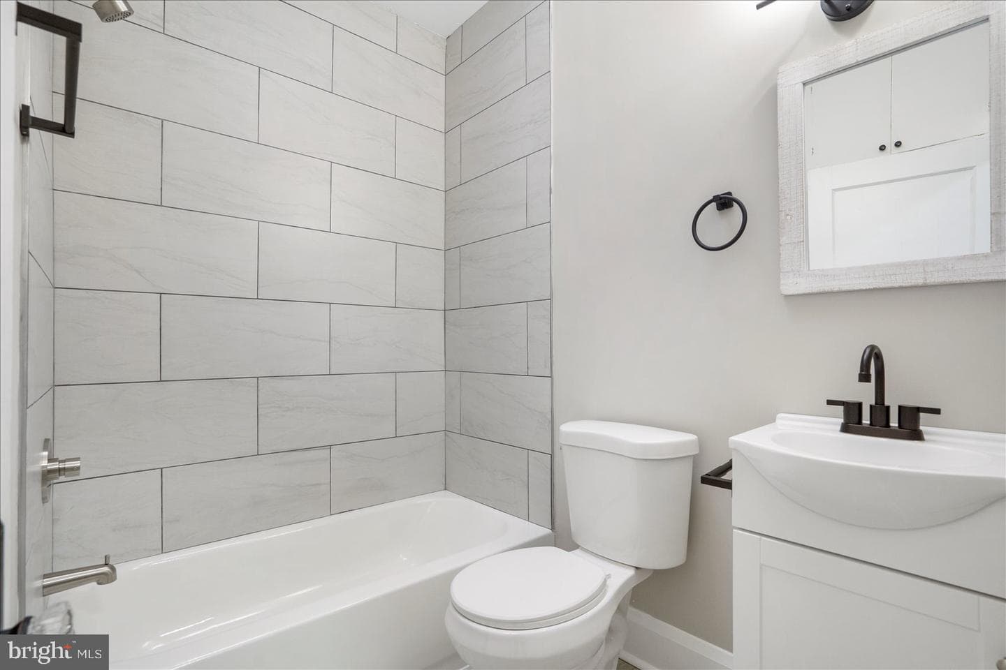 2307 N Ellamont Street photo 39
