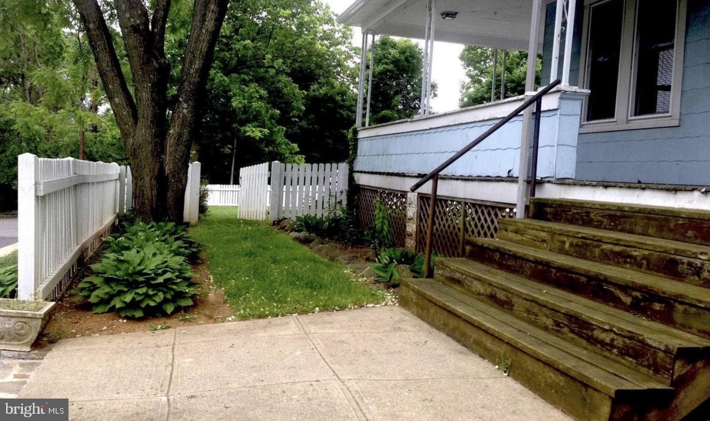 5001 Overton Street photo 4