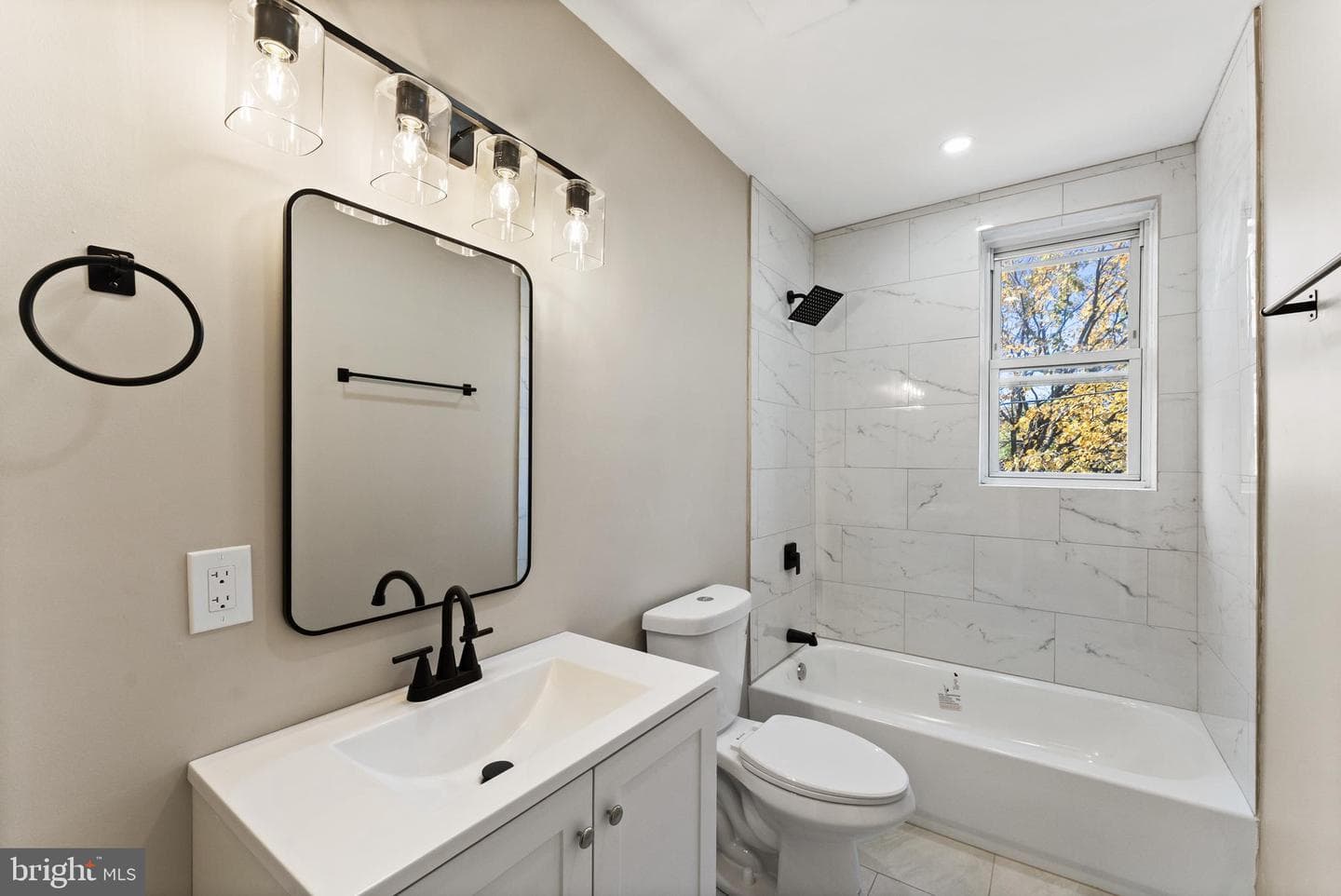 602 Denison Street photo 7