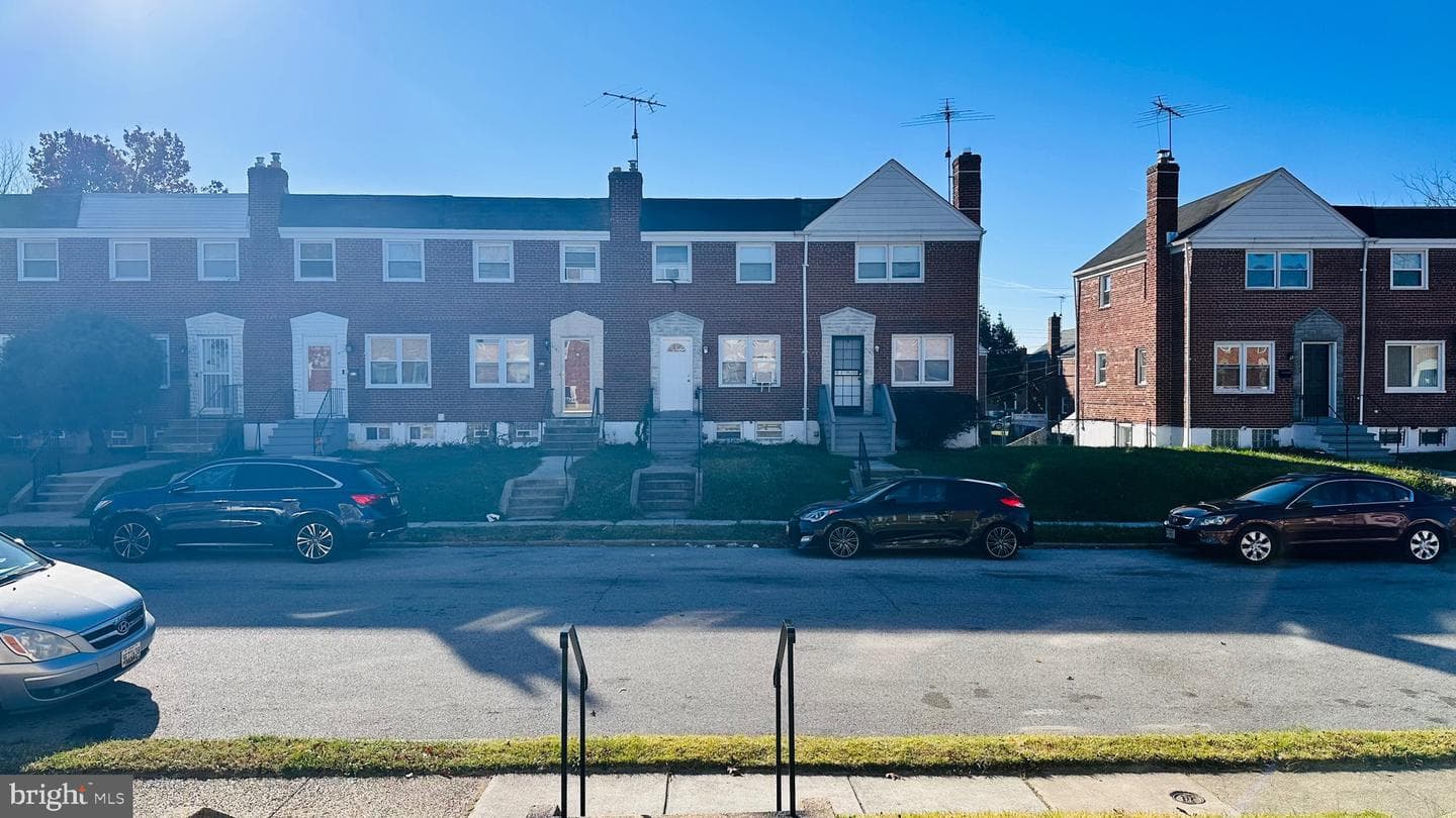 4728 Chatford Avenue photo 4