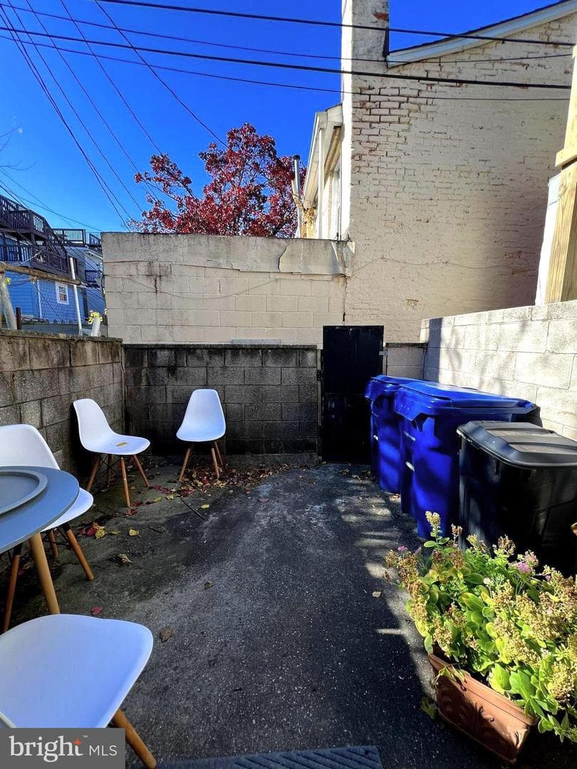 324 S Castle Street photo 17