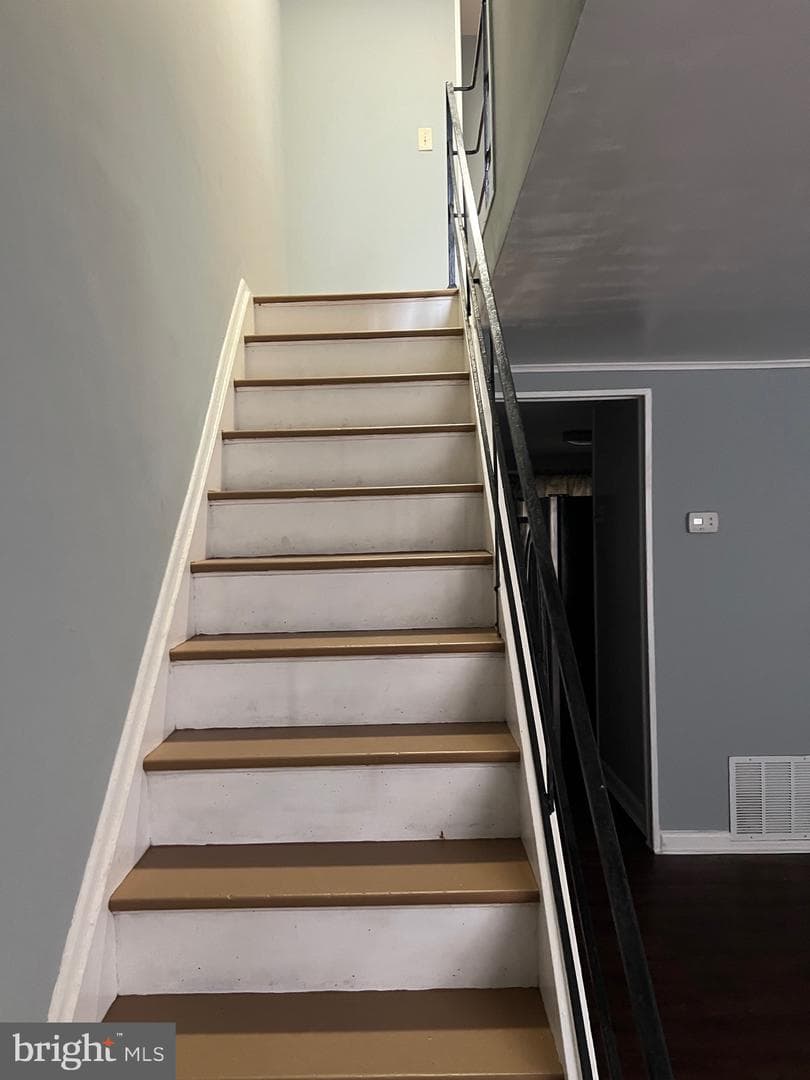 2557 Southdene Avenue photo 10