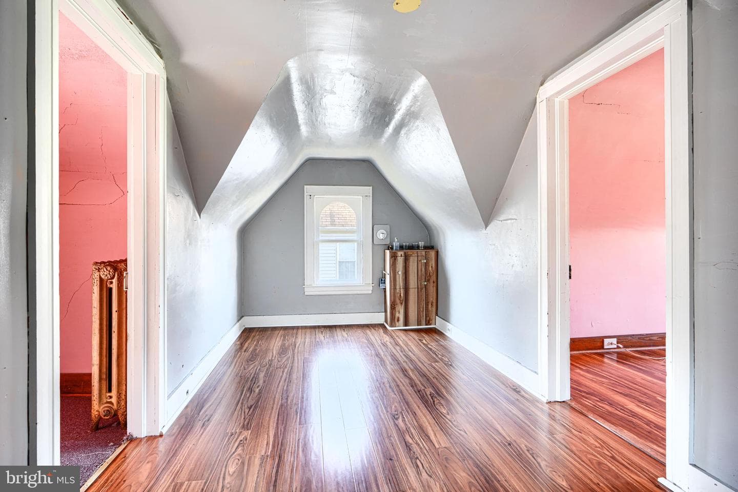 523 Rossiter Avenue photo 37