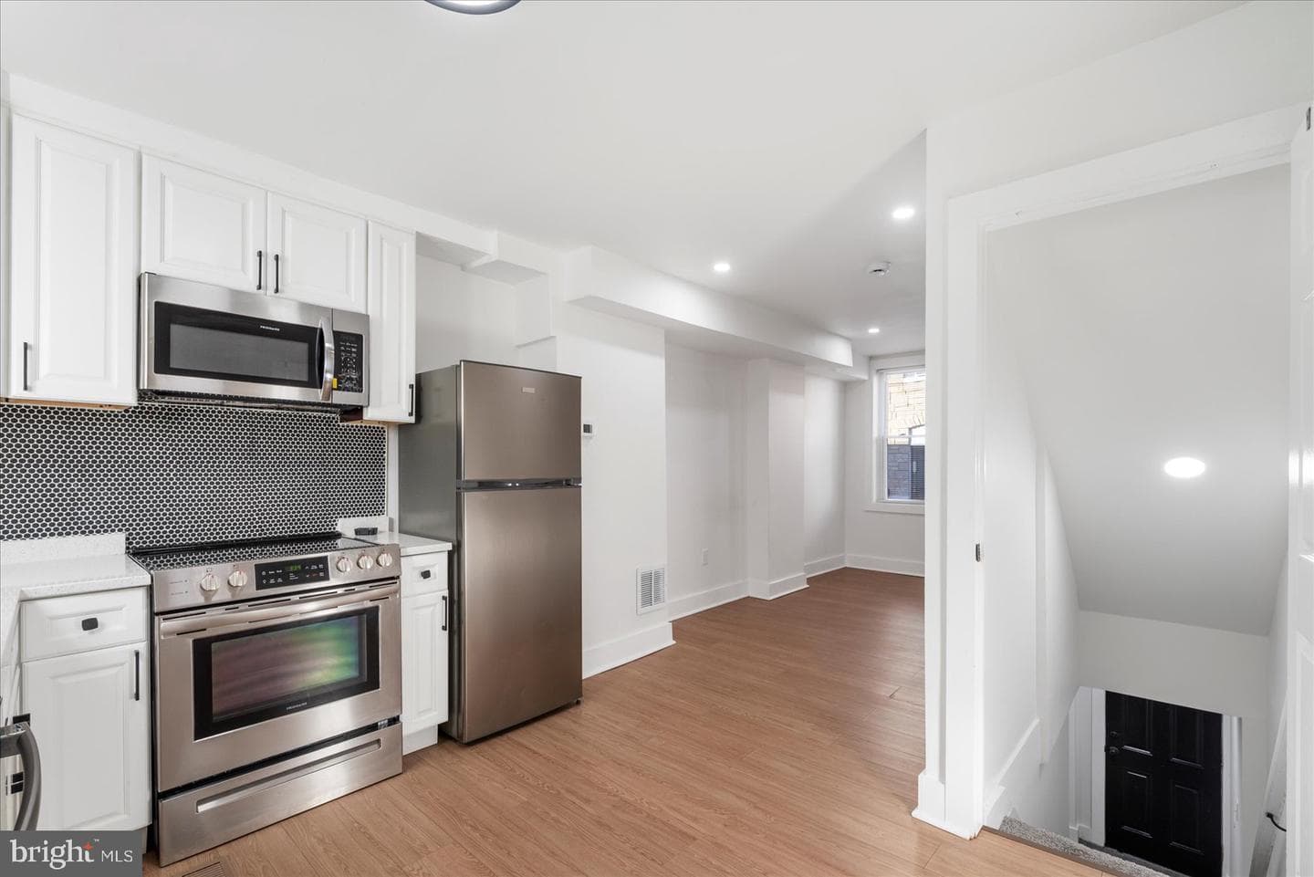847 Reinhart Street photo 13