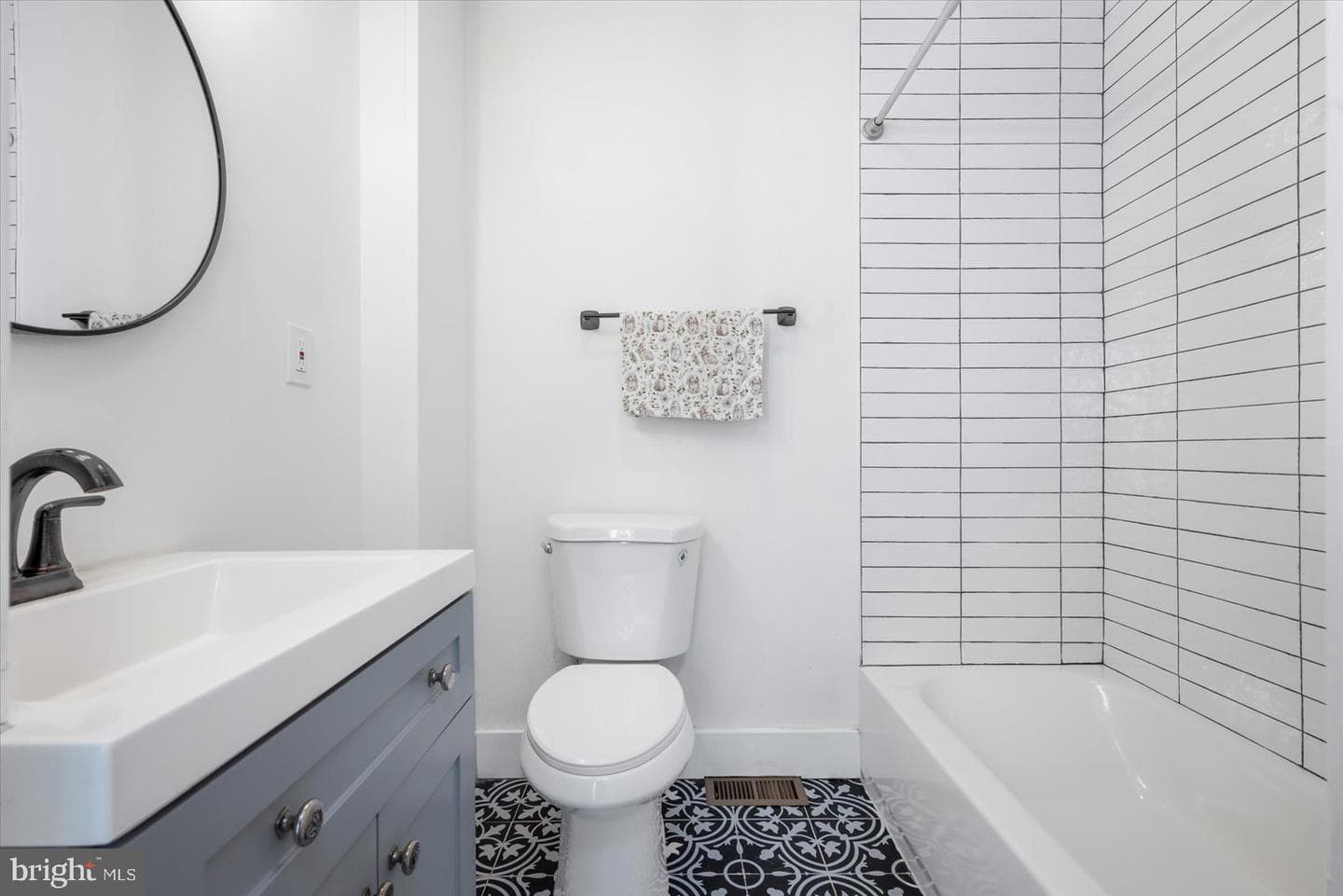 847 Reinhart Street photo 22