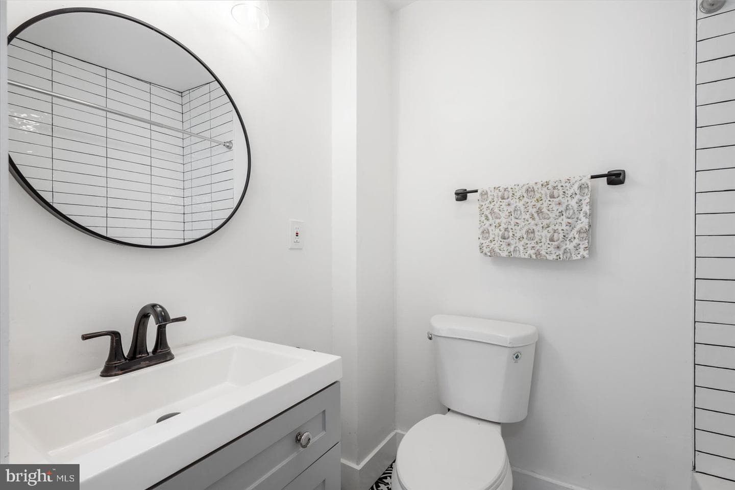 847 Reinhart Street photo 25