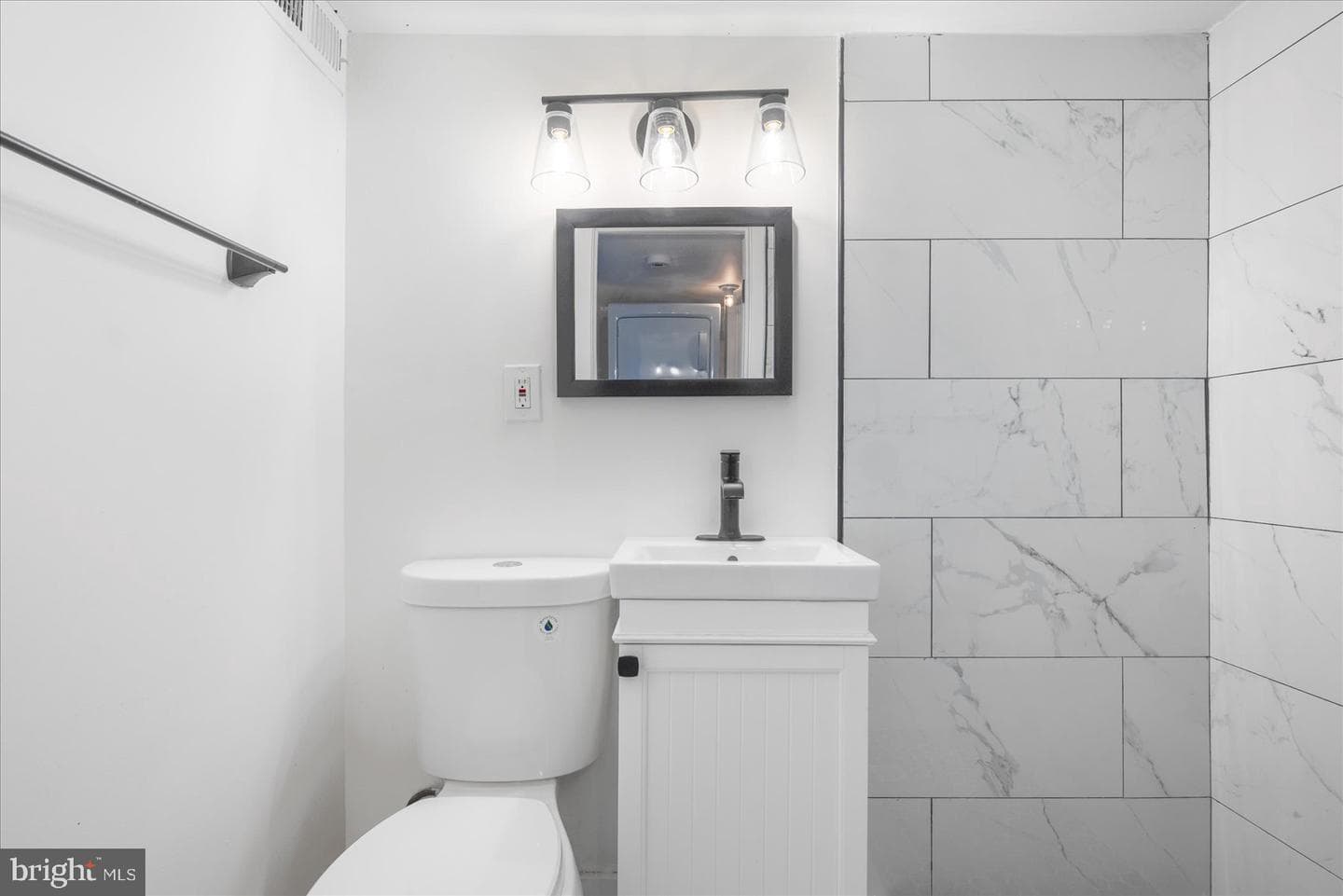 847 Reinhart Street photo 30