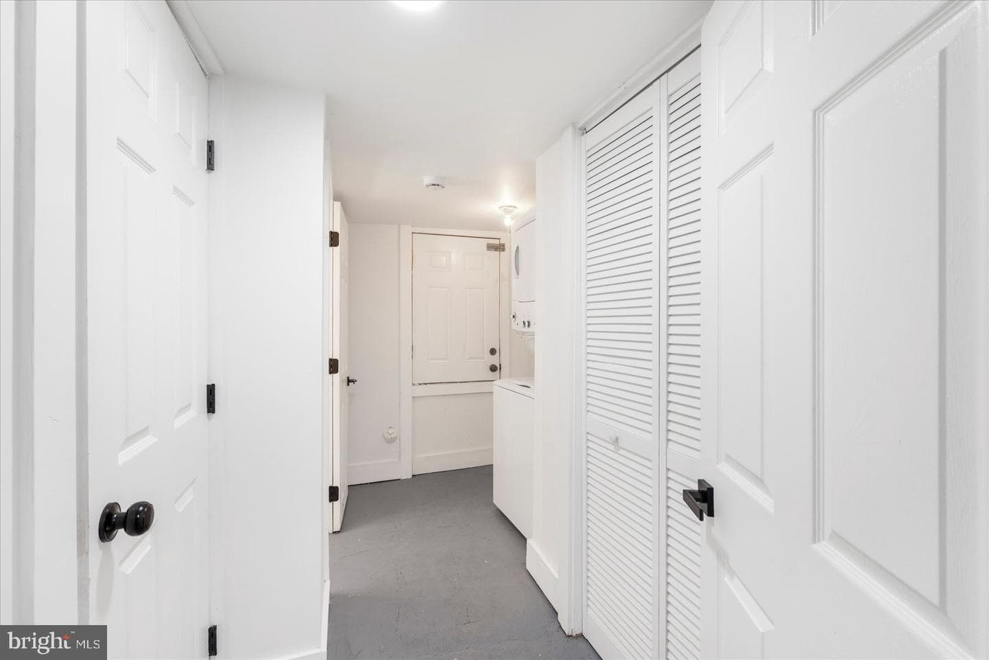 847 Reinhart Street photo 32
