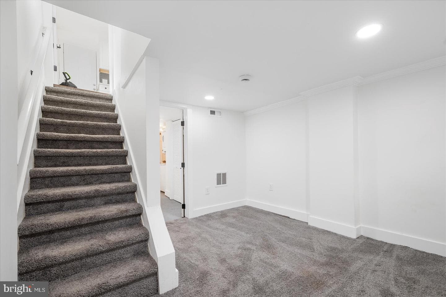 847 Reinhart Street photo 36