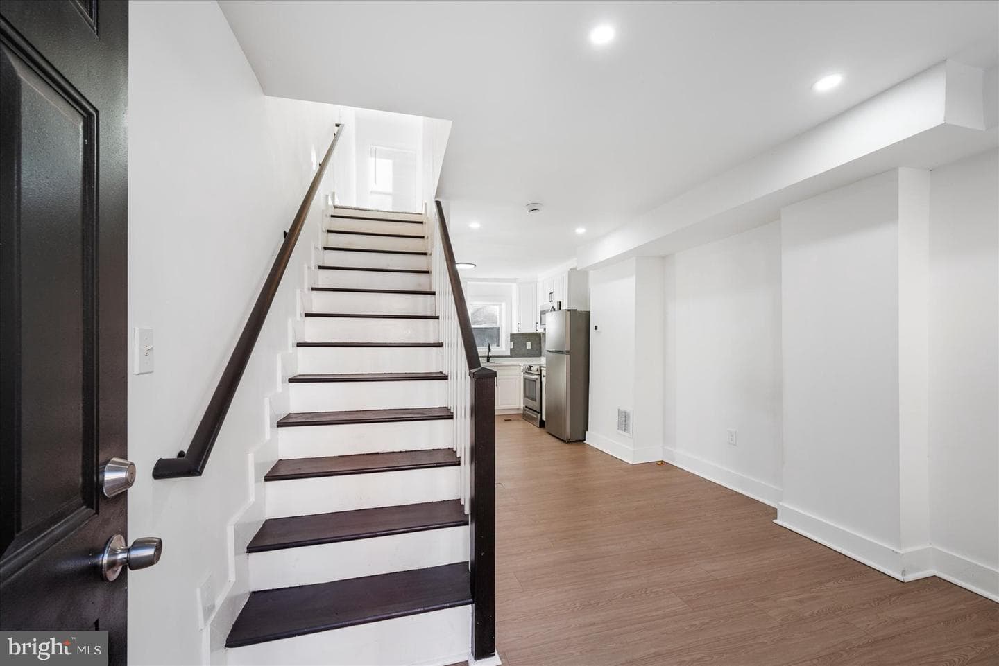 847 Reinhart Street photo 5