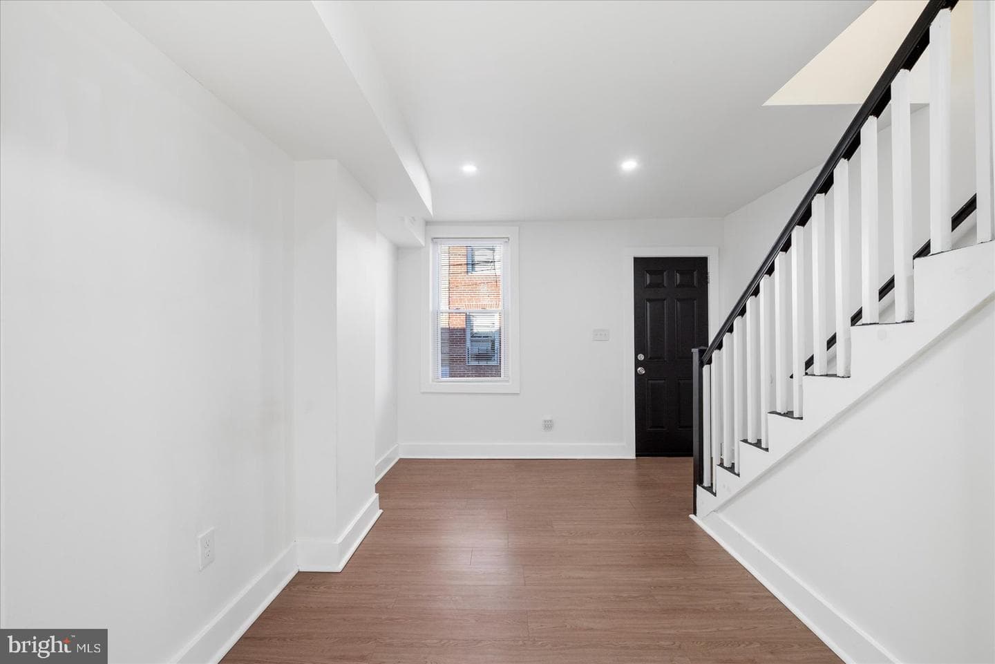 847 Reinhart Street photo 9