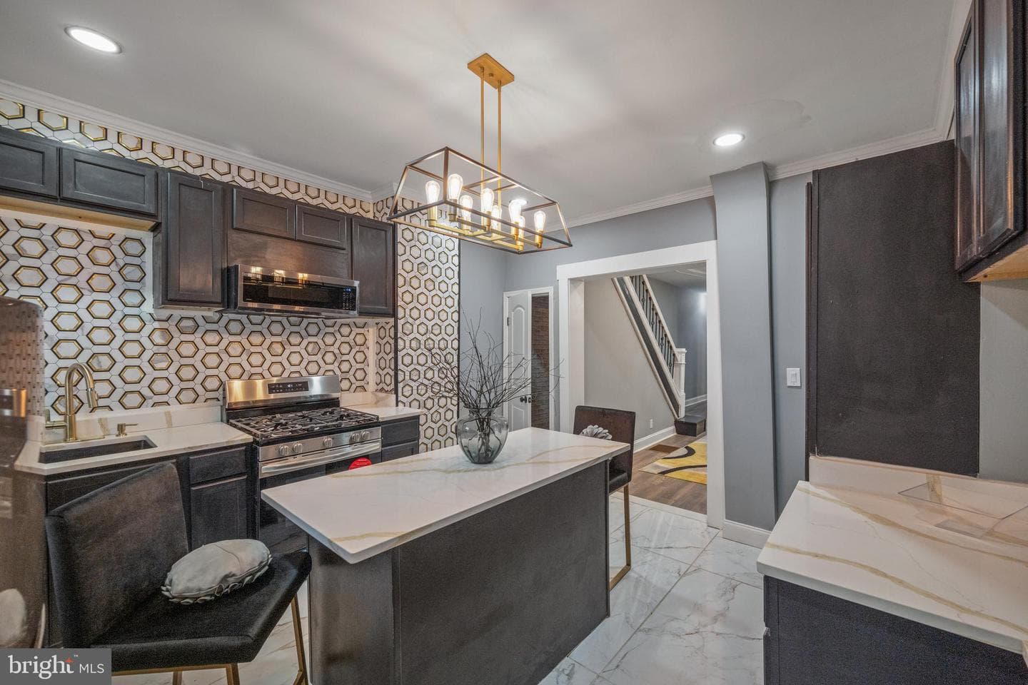 2525 W Lombard Street photo 10