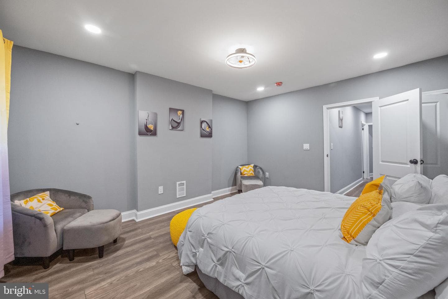 2525 W Lombard Street photo 14