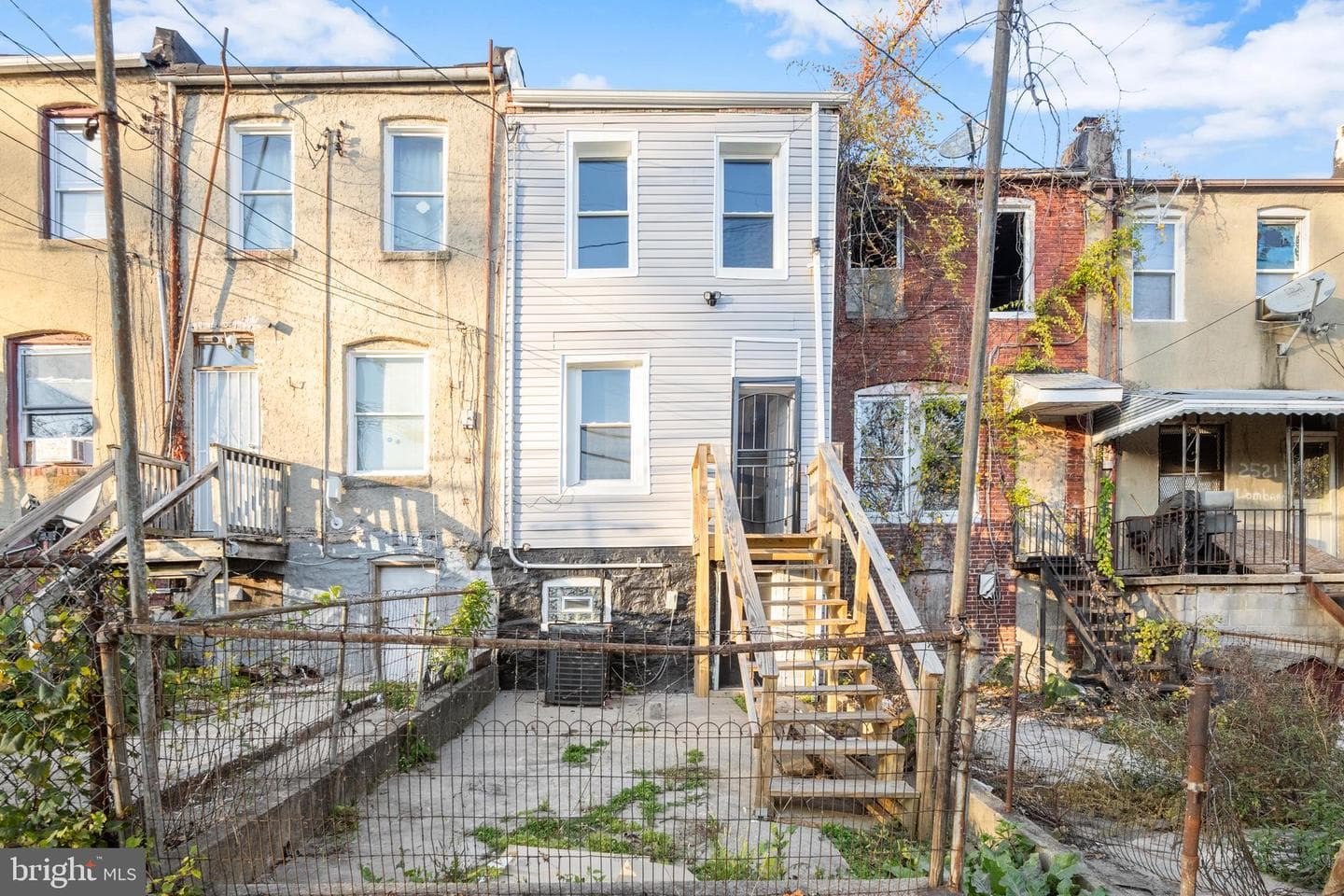 2525 W Lombard Street photo 21