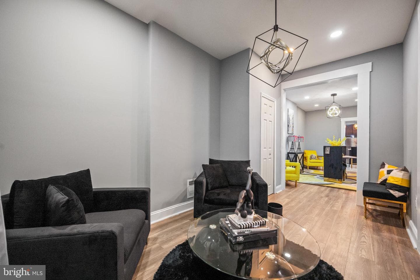 2525 W Lombard Street photo 5