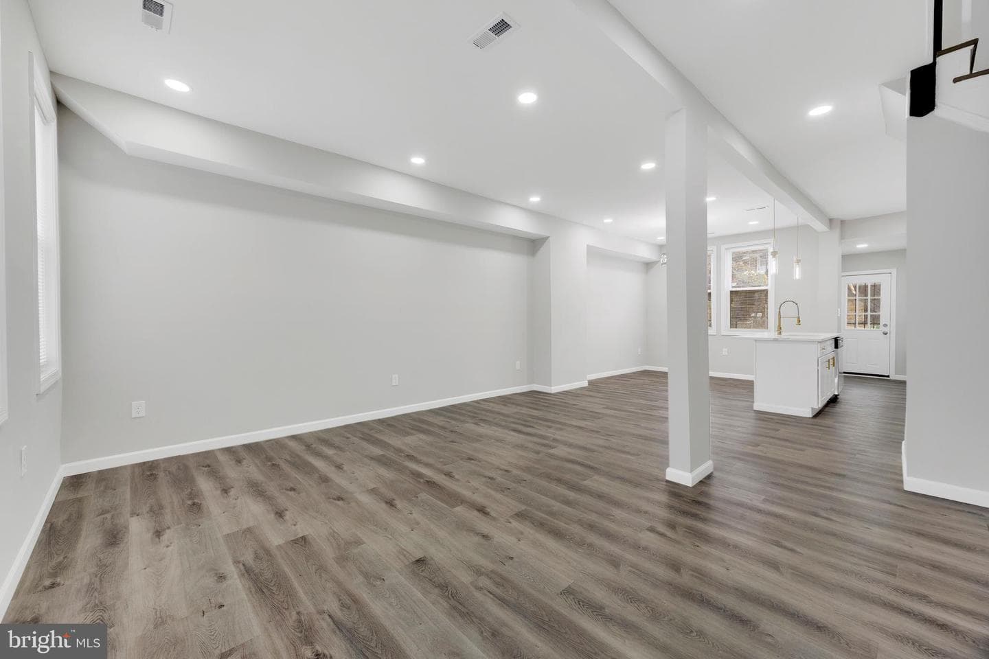 3214 Presstman photo 6