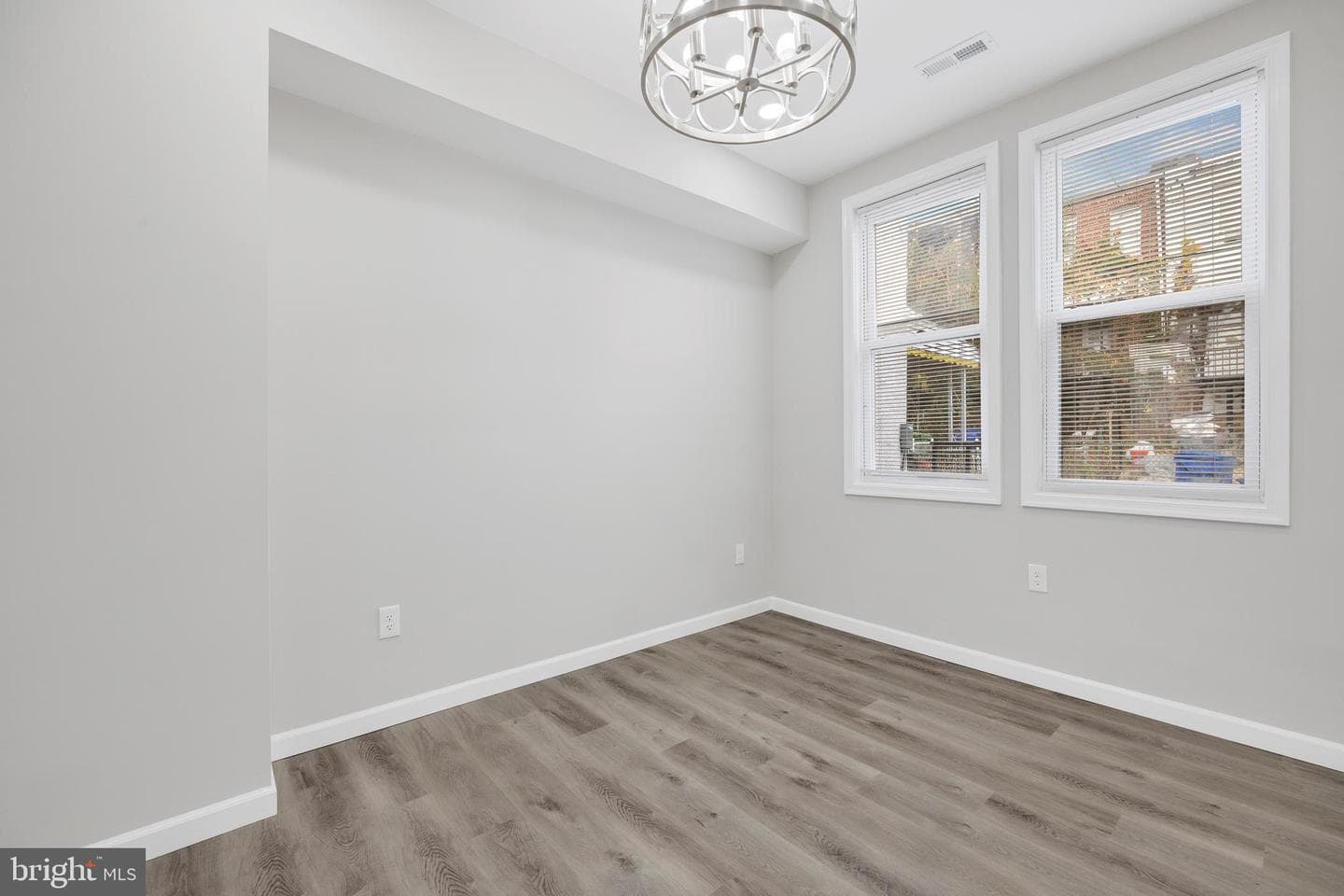 3214 Presstman photo 9