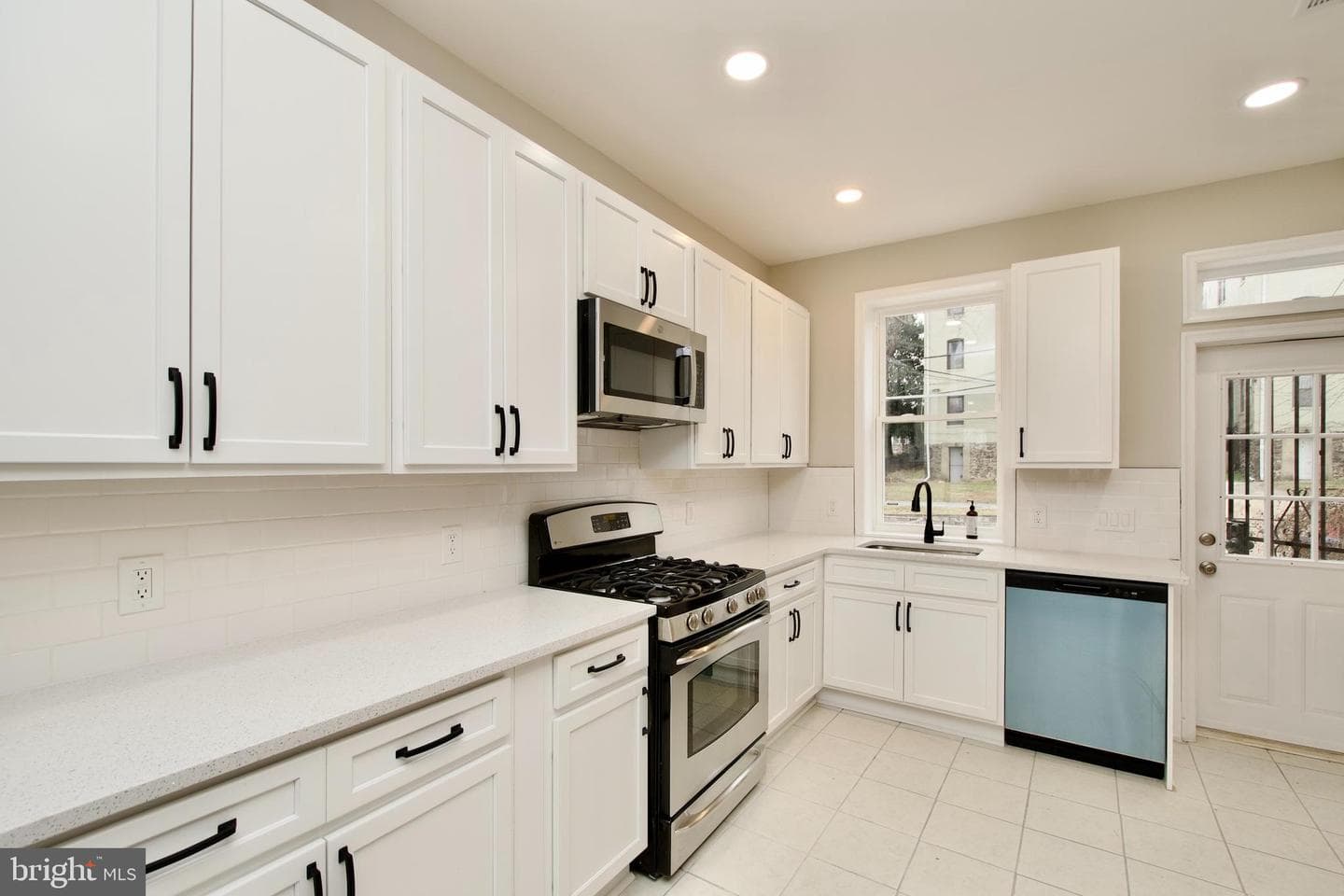 2208 Mount Royal Terrace photo 12