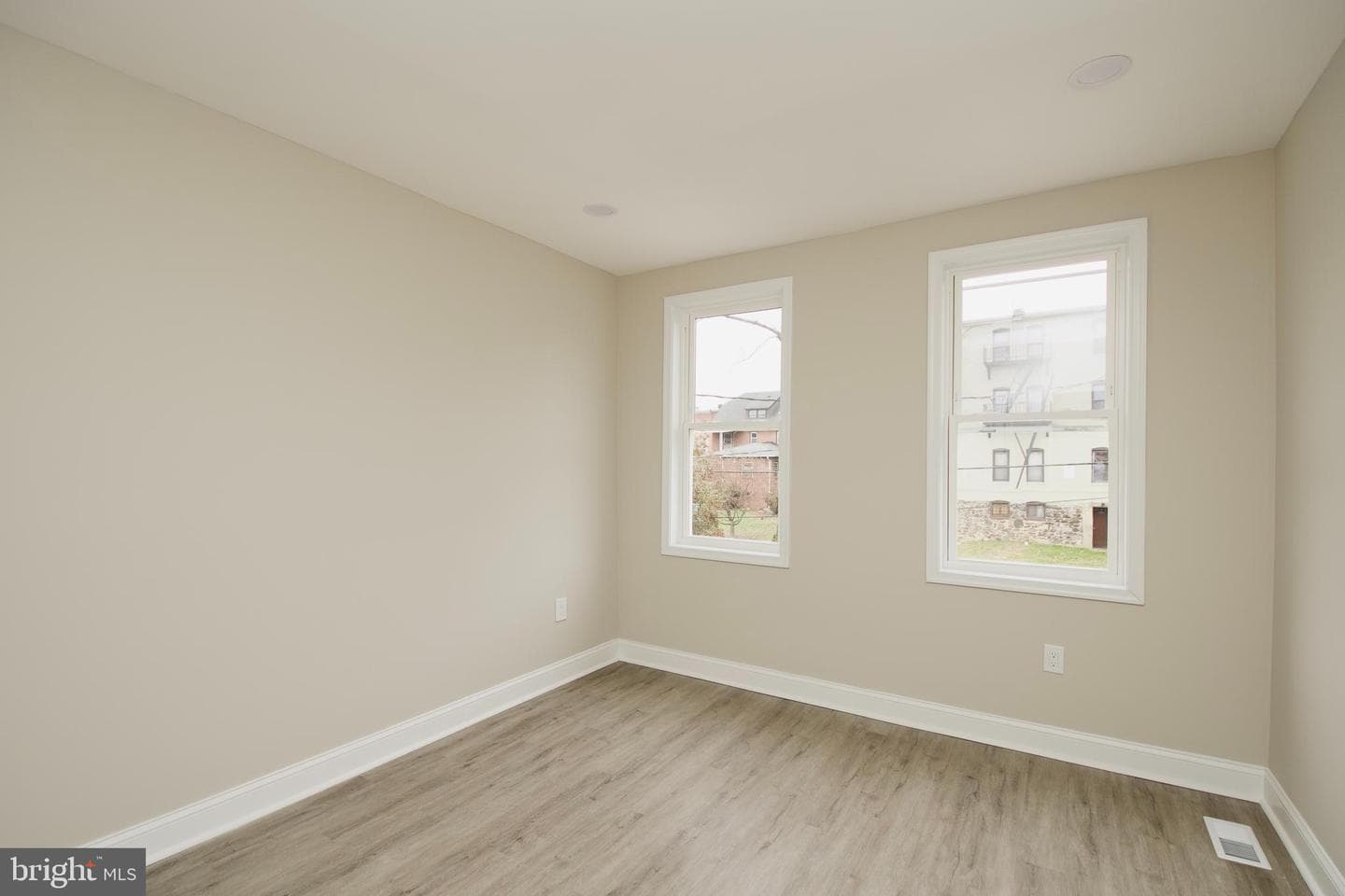 2208 Mount Royal Terrace photo 17